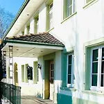 Engel Buch Hotel *